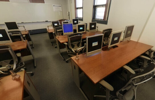 Une photo d'une salle d'informatique au CCP